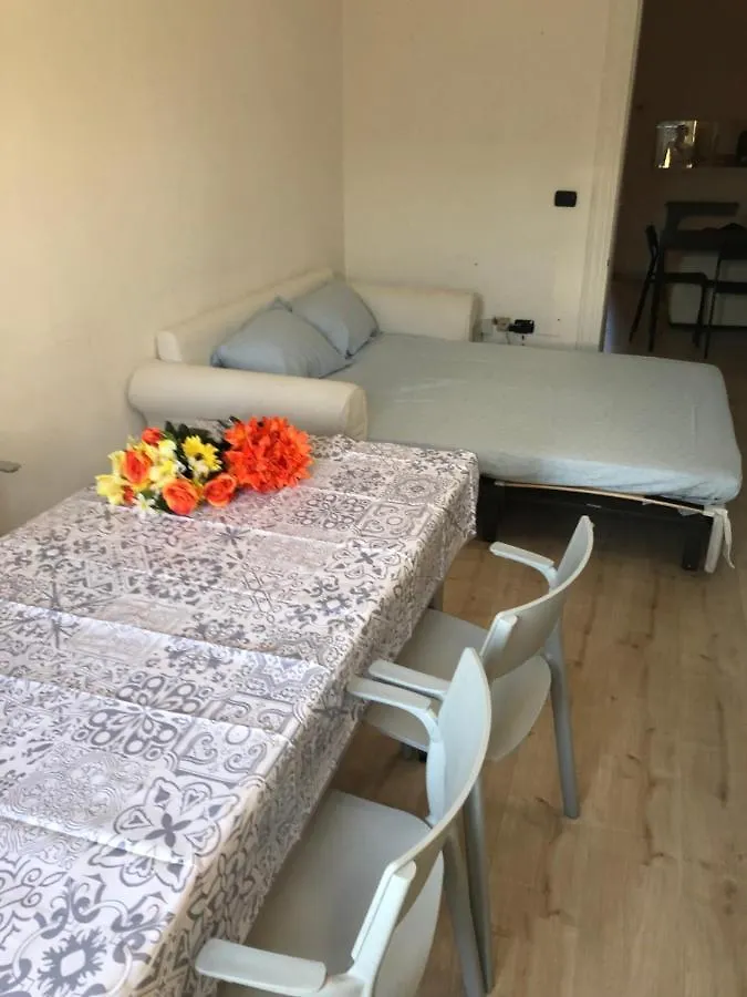 Charming 1-Bed Apartment In Milano 0*, Mailand Italien