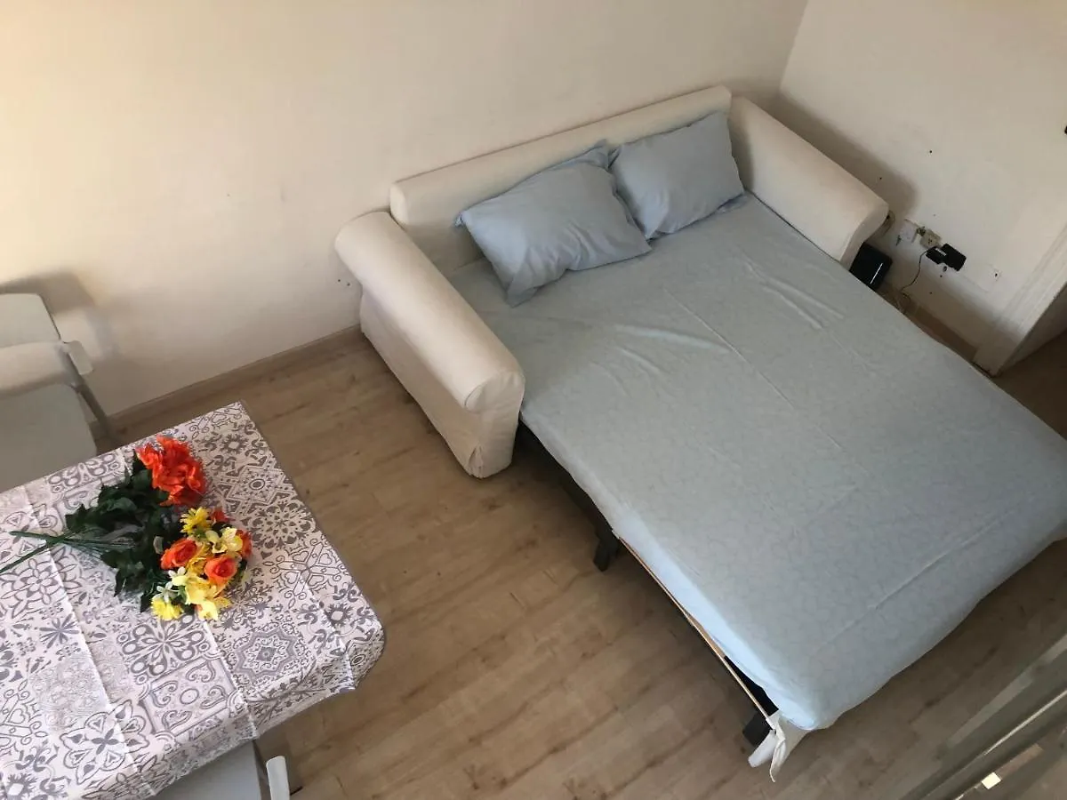 Charming 1-Bed Apartment In Milano 0*, Mailand