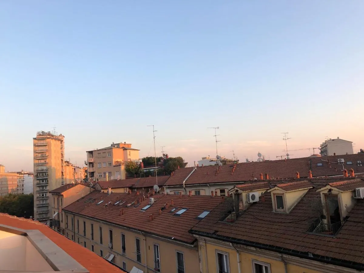 Charming 1-Bed Apartment In Milano Italia
