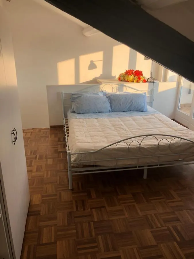 Charming 1-Bed Apartment In Milano Italy