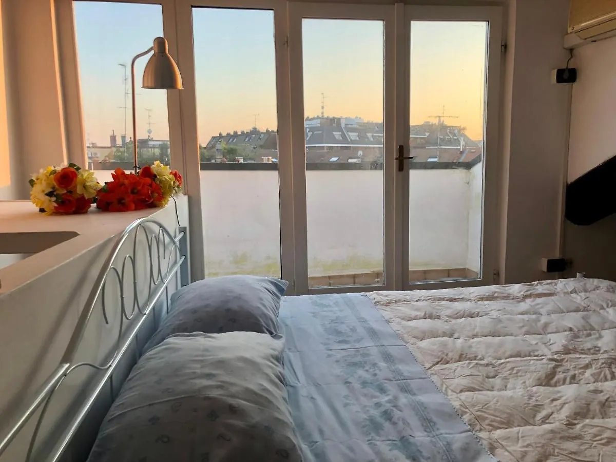 Charming 1-Bed Apartment In Milano Itálie